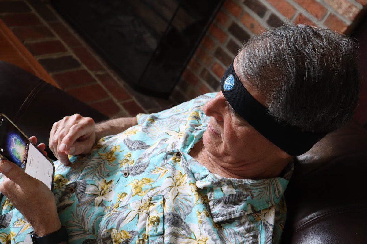 Pitch Black (Breeze Fabric) / Medium / Wireless (Bluetooth®)