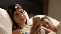 Auriculares inalámbricos SleepPhones® (Bluetooth® para dormir) con diadema personalizada con el podcast "Duerme conmigo"